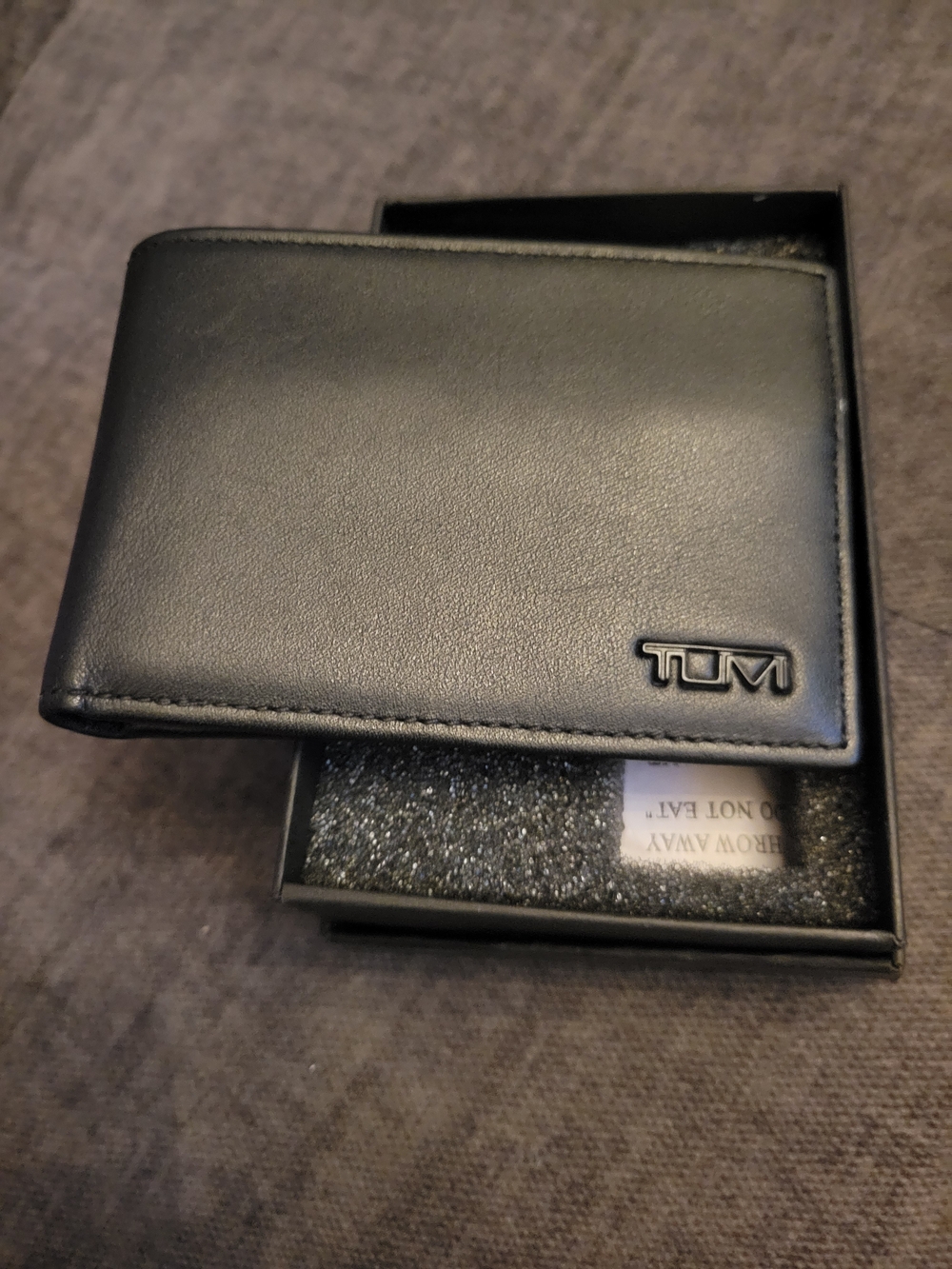 New Tumi Delta ID Lock Single Black Leather Men's Billfold Wallet